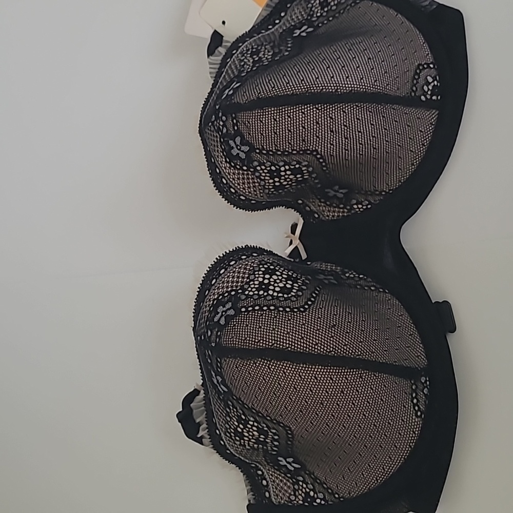 Wacoal b.tempt'd Coquette Demi Contoir Bra black lace w. nude lining
